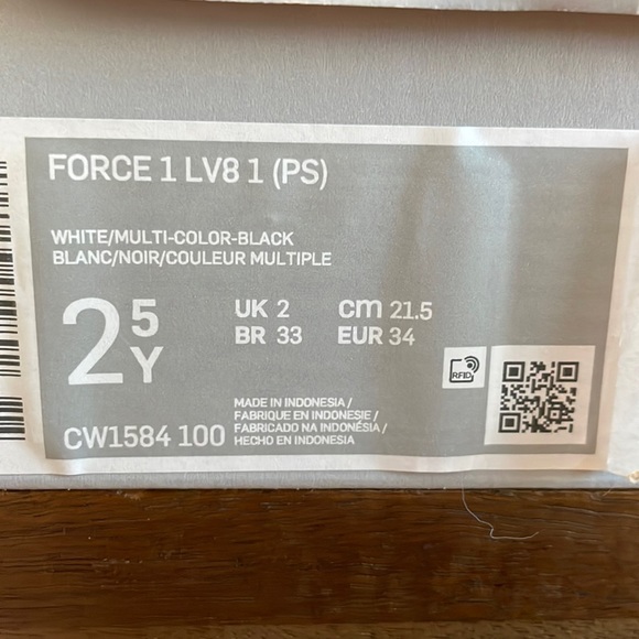 Nike Air Force 1 LV8 1 kids shoes. - Picture 11 of 11